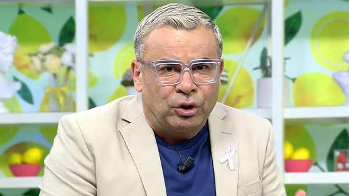 Jorge Javier Vázquez defiende a Rocío Carrasco de los ataques de una periodista Jorge Javier Vázquez defiende a Rocío Carrasco de los ataques de una periodista