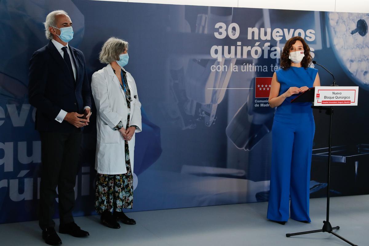 Isabel Díaz Ayuso esta mañana en Madrid durante la inauguración de los nuevos quirófanos del Hospital Gregorio Marañón.