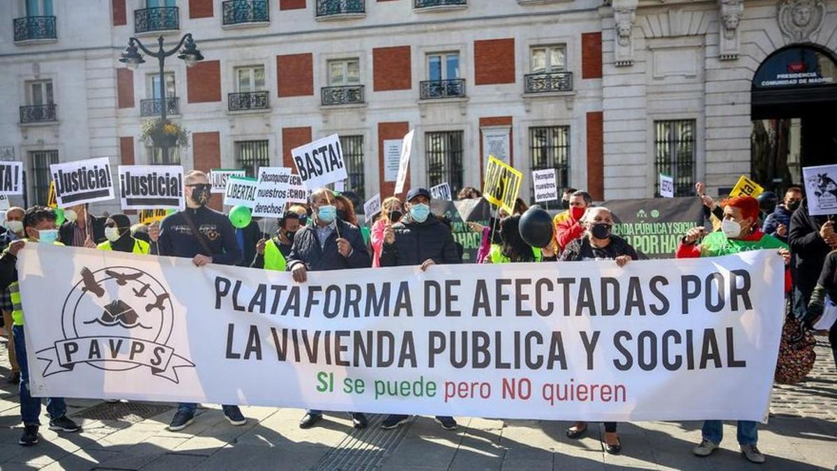 Los afectados por los fondos buitre protestan en la Puerta del Sol
