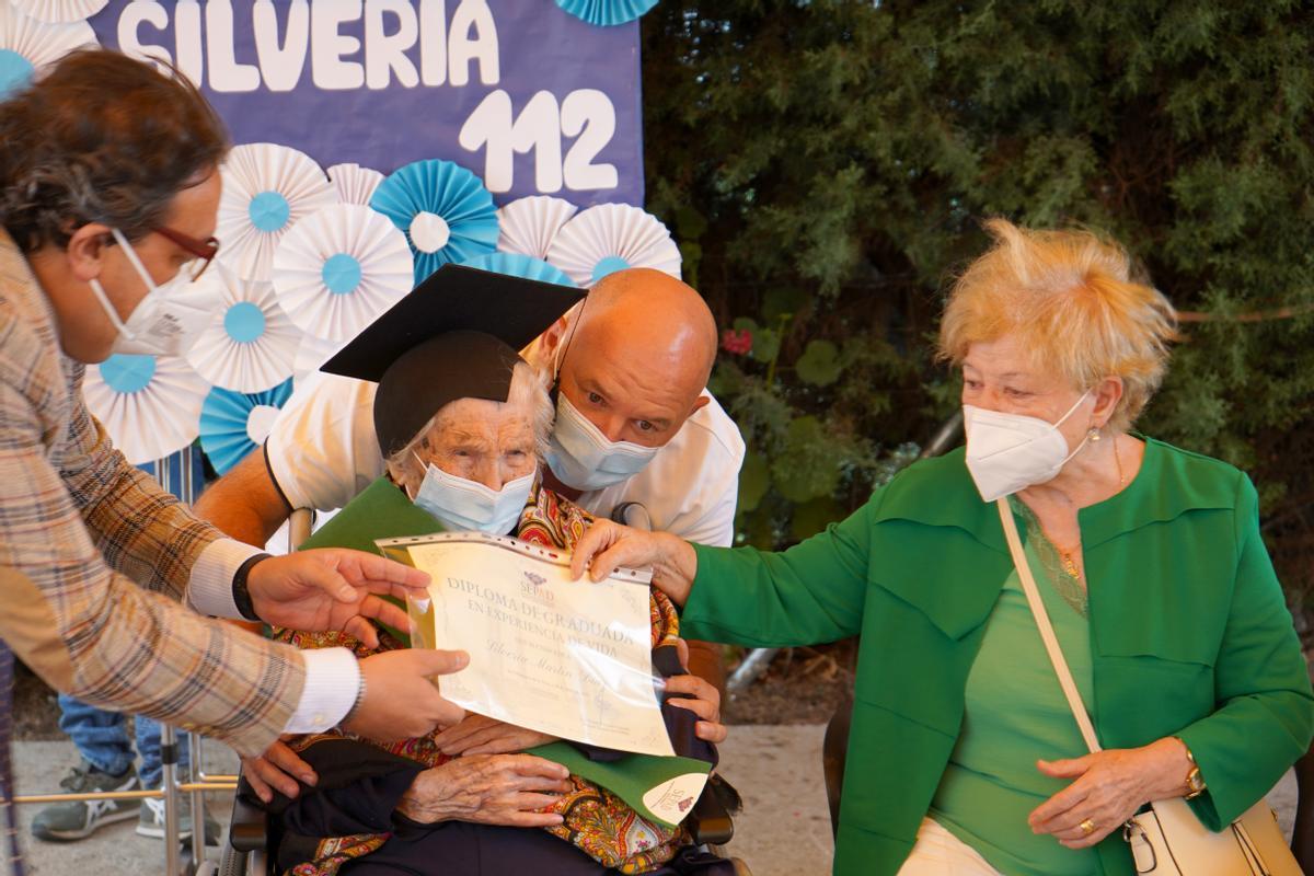 Silvera Martín cumplió 112 años rodeada de sus amigos y familiares.