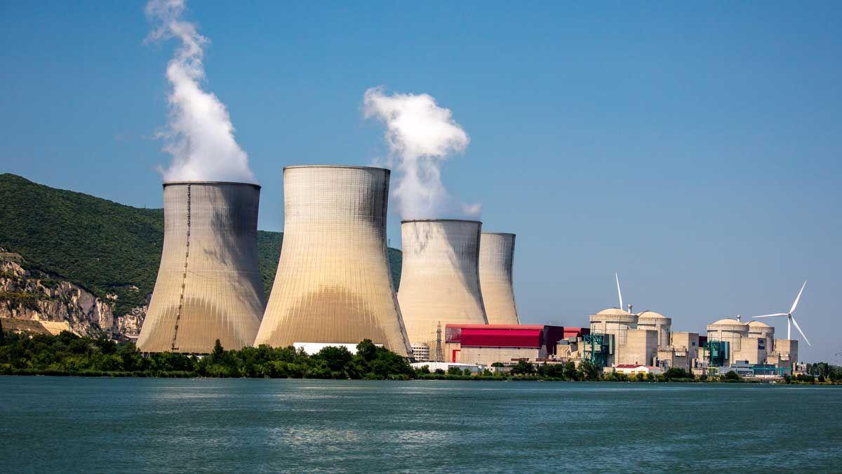 Central nuclear de Viviers, a orillas del Ródano.