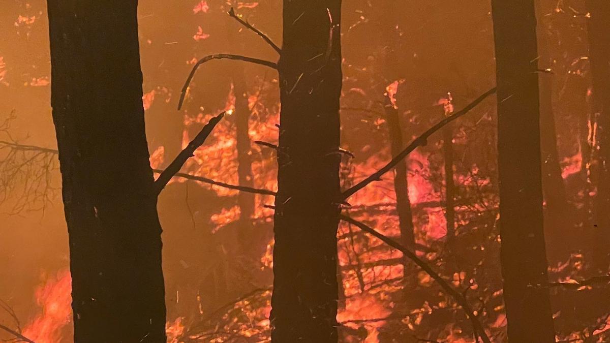 Los tres problemas para los bomberos en el incendio forestal del Alto Mijares