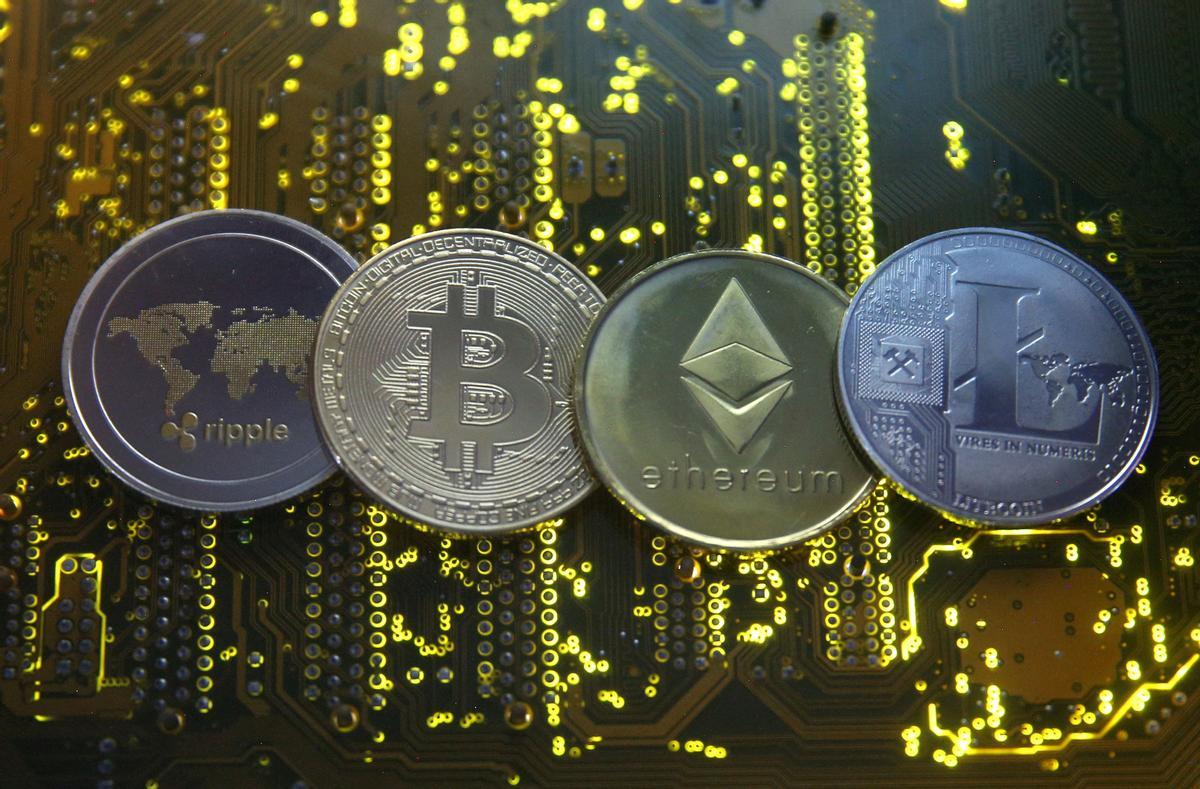 Representaciones de las criptomonedas Ripple, Bitcoin, Etherum y Litecoin.