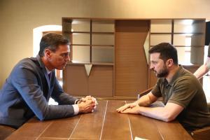 El presidente de Ucrania, Volodímir Zelenski, y Pedro Sánchez. EFE