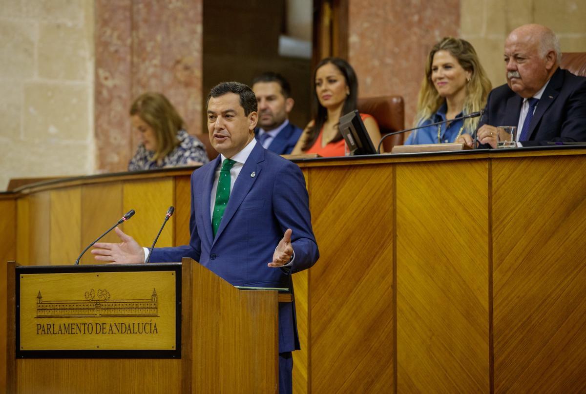 Moreno en la segunda sesión del pleno de investidura del que saldrá elegido presidente con la mayoría absoluta del PP.