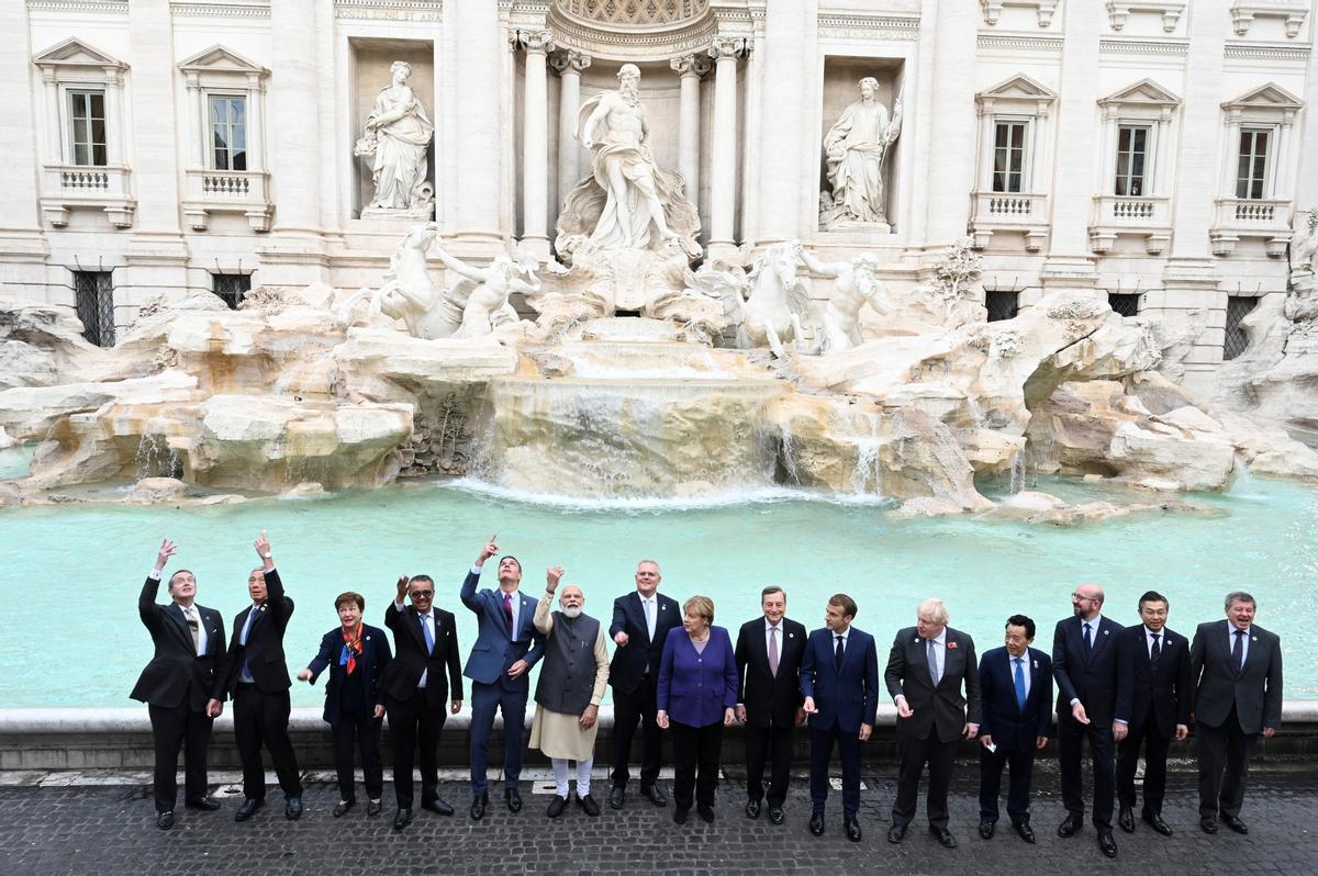 Los líderes del G20 en la Fontana di Trevi. 