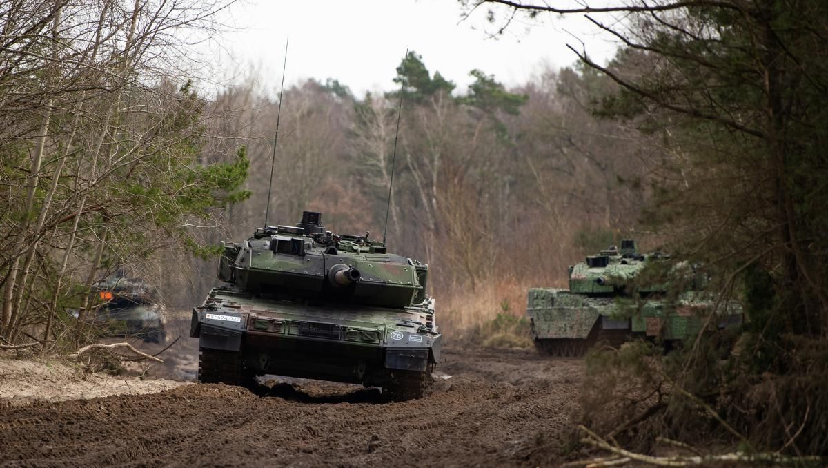 Entrenamientos de tanques Leopard 2 del Bundeswehr alemán en Muenster, Baja Sajonia, en una imagen de archivo. Entrenamientos de tanques Leopard 2 del Bundeswehr alemán en Muenster, Baja Sajonia, en una imagen de archivo.