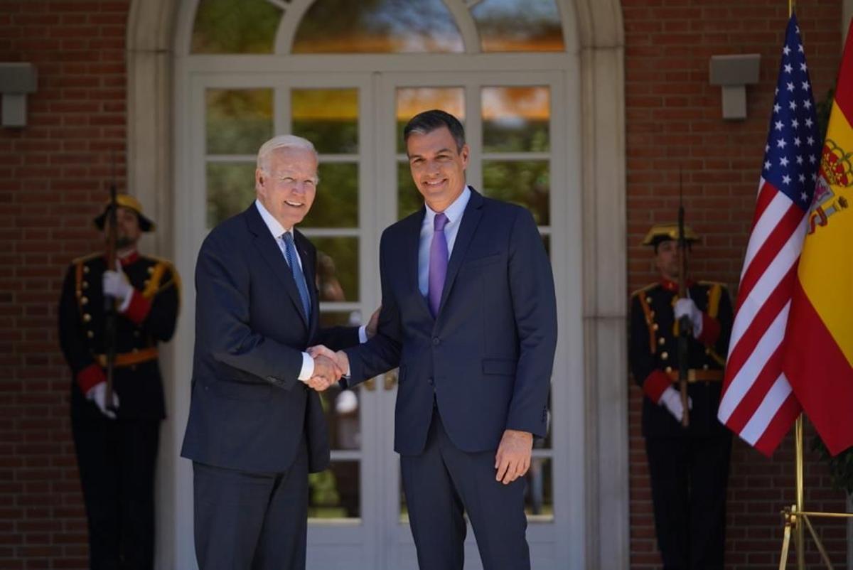 Biden califica a España de "aliado indispensable" y le apremia a aprobar cuanto antes el refuerzo militar