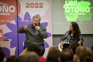 El diputado Juantxo López de Uralde e Irene de Miguel, coordinadora de Podemos Extremadura.