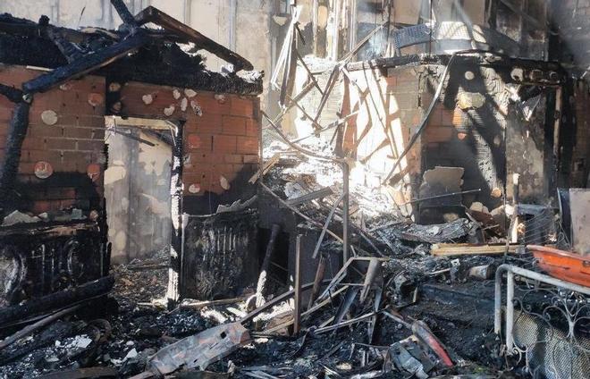 El interior de la discoteca la Fonda, gravemente dañada por el incendio