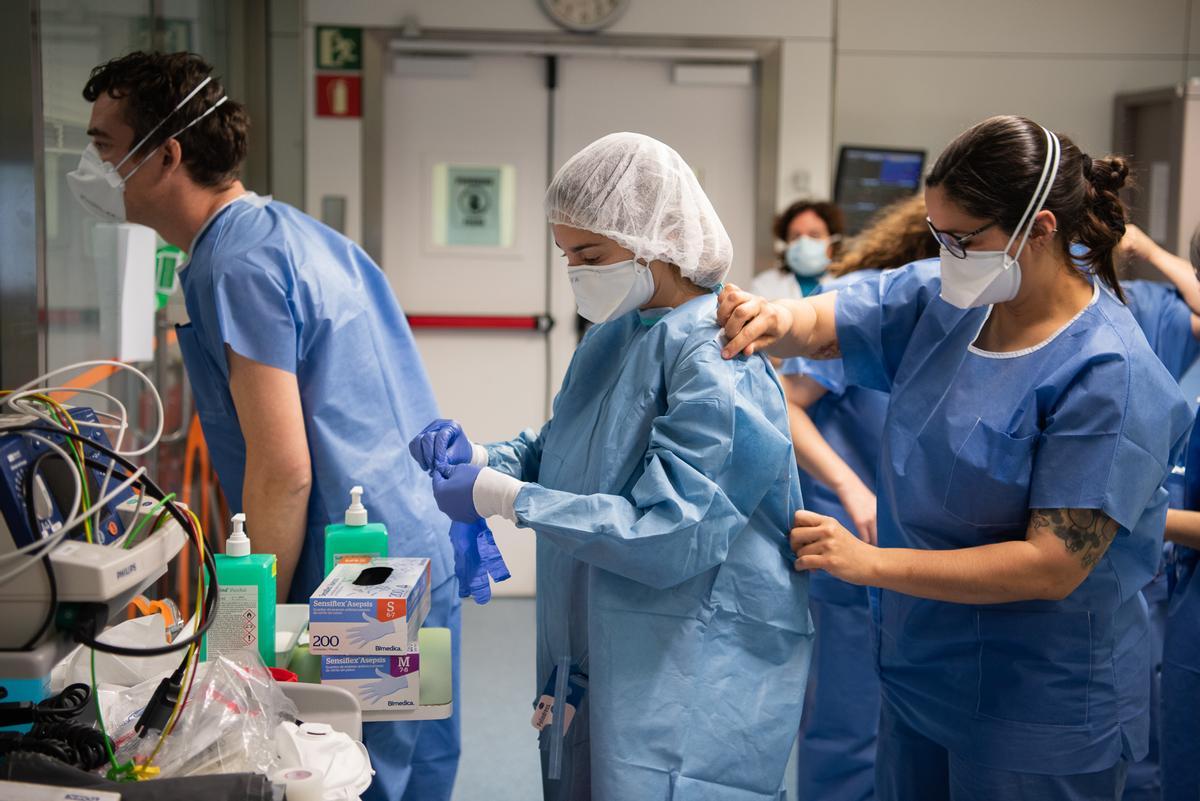 Sanitarios del Hospital Clínico de Barcelona durante lo más crudo de la pandemia