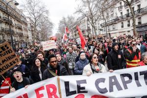 Las protestas continúan en Francia, pero las huelgas tienen un impacto limitado