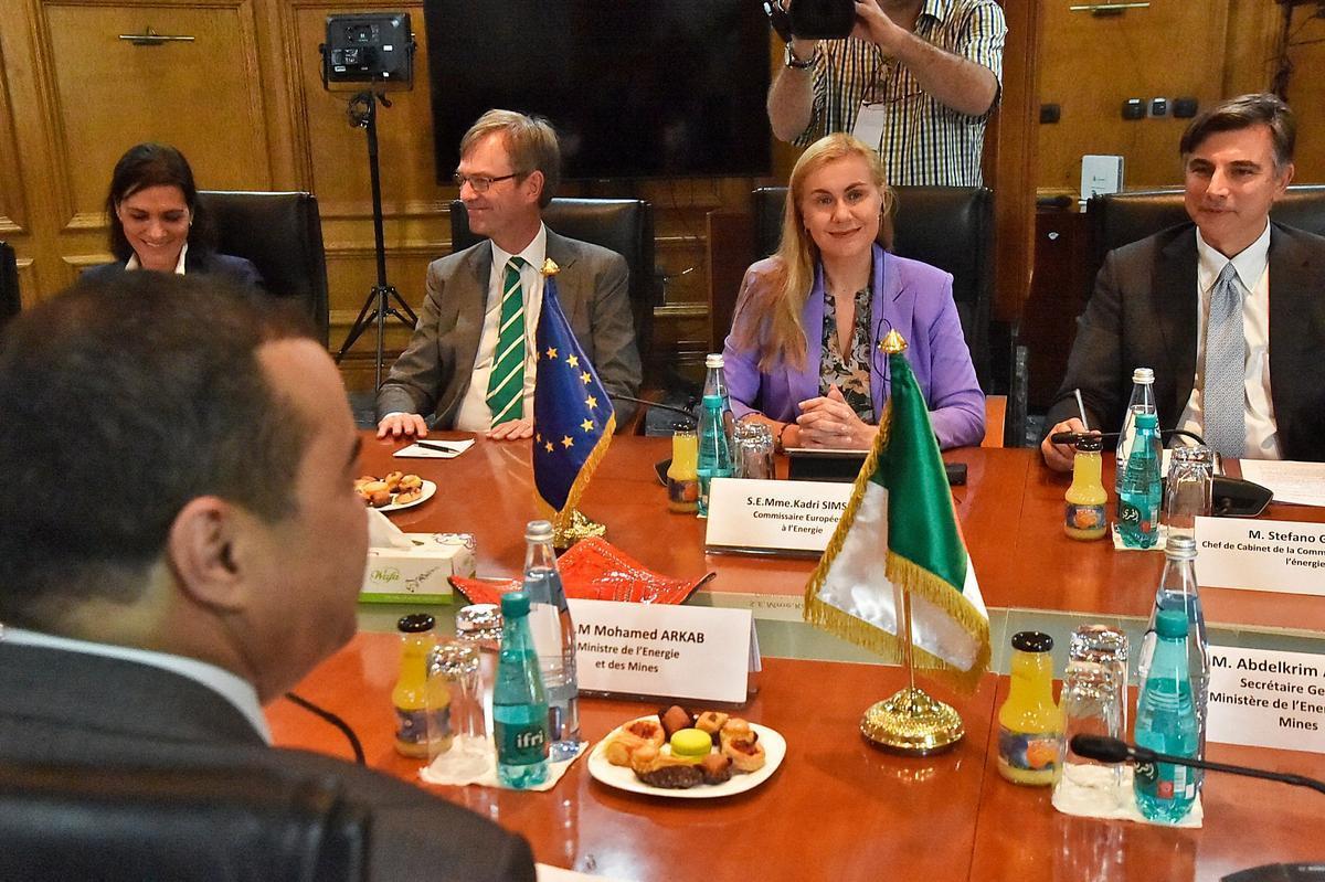La UE busca en Argelia frenar la dependencia del gas ruso La UE busca en Argelia frenar la dependencia del gas ruso