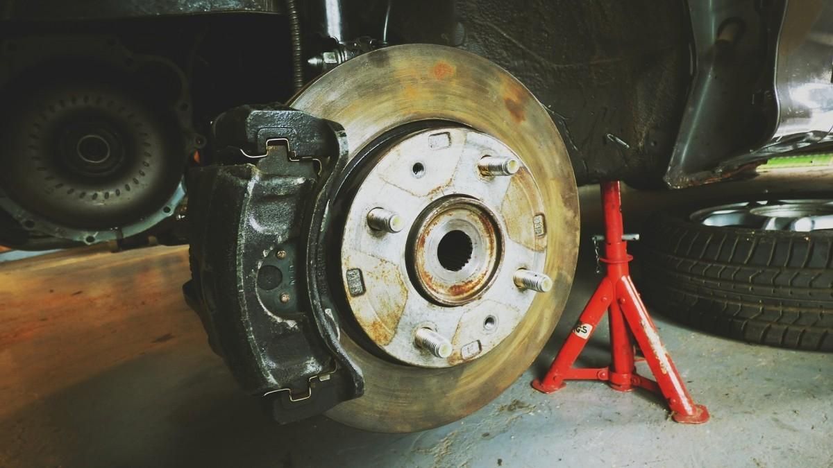 ¿Cuándo hay que cambiar los discos y las pastillas de freno del coche? ¿Cuándo hay que cambiar los discos y las pastillas de freno del coche?