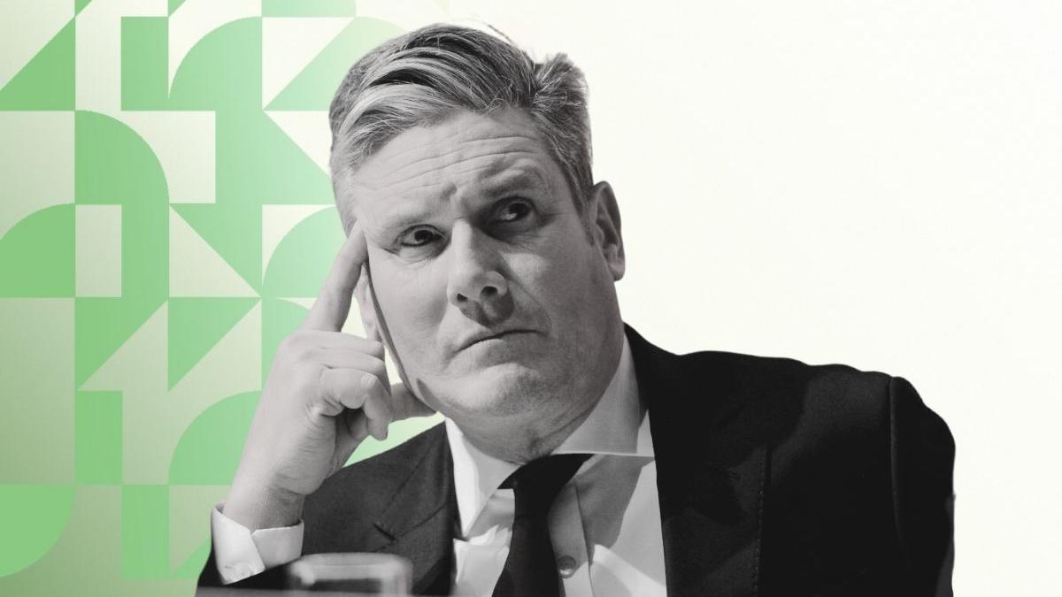 Keir Starmer, New Labor hiding in the bathroom, by Albert Soler