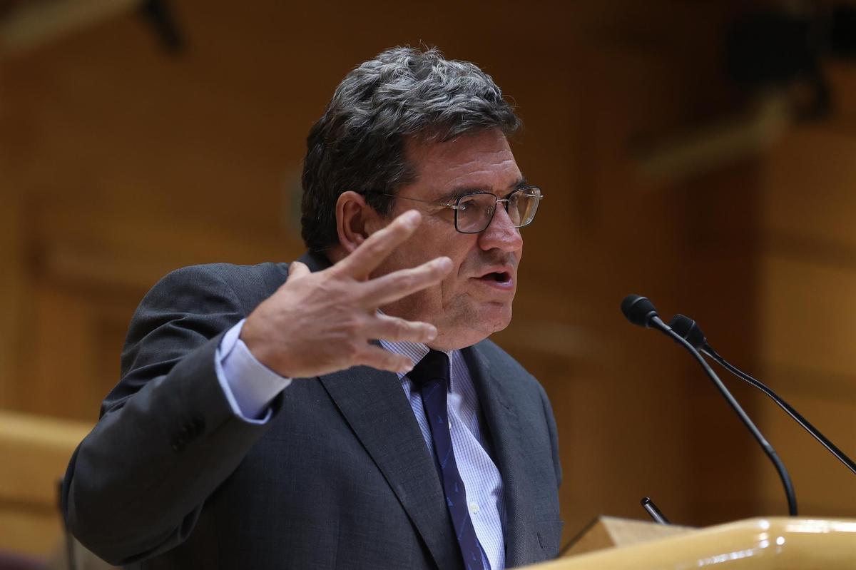 El ministro de Inclusión, José Luis Escrivá, este martes en el Senado