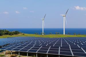 Turbinas eólicas y paneles solares