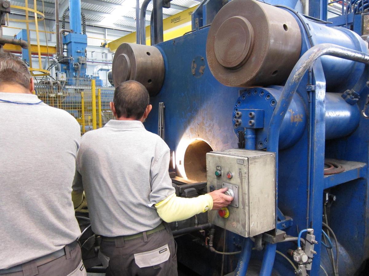 La industria suaviza el crecimiento de sus ventas hasta el 13,6% en noviembre La industria suaviza el crecimiento de sus ventas hasta el 13,6% en noviembre