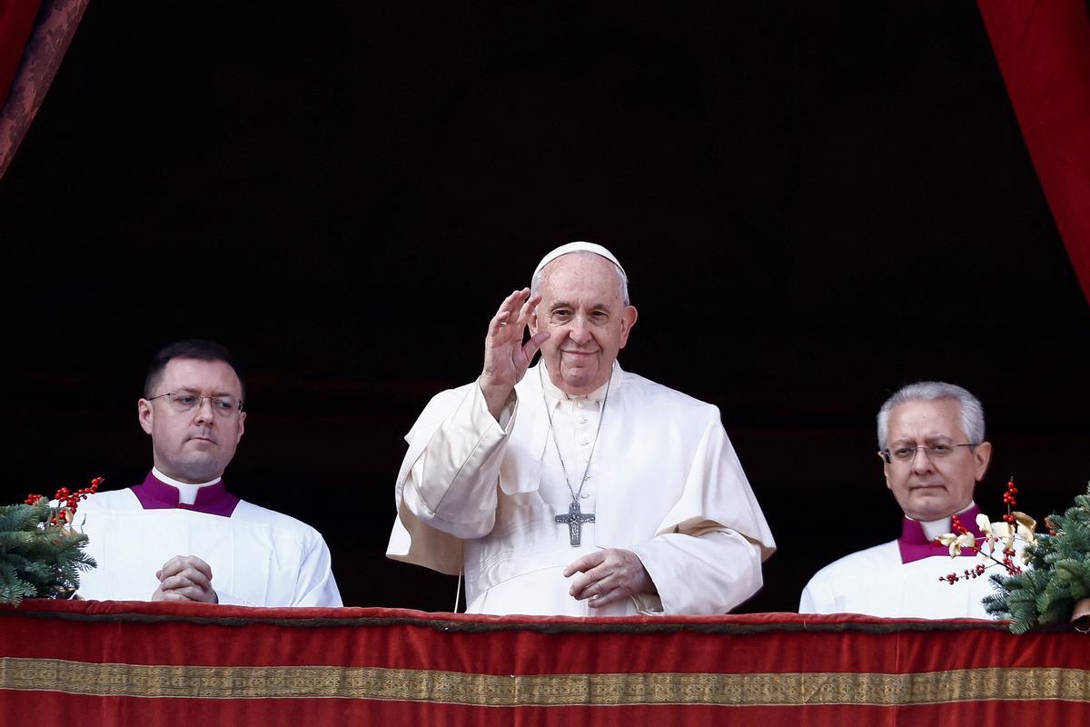 El Papa condena en Navidad los "crudos vientos de guerra que soplan sobre la humanidad"