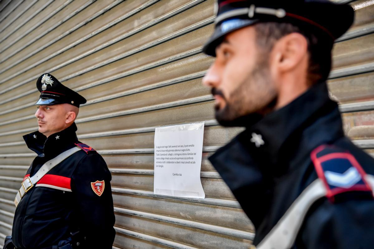 Autoridades italianas en un despliegue en Milán.