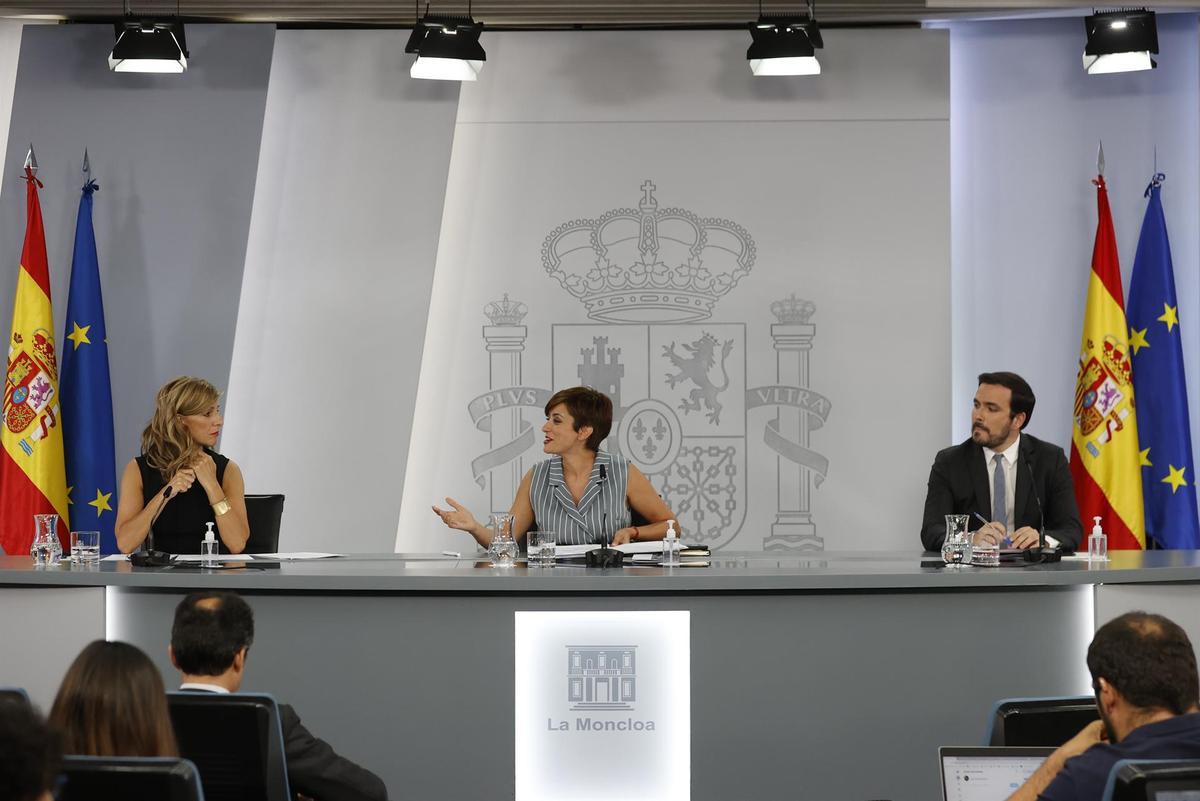 Yolanda Díaz, Isabel Rodríguez y Alberto Garzón, en Consejo de Ministros. 