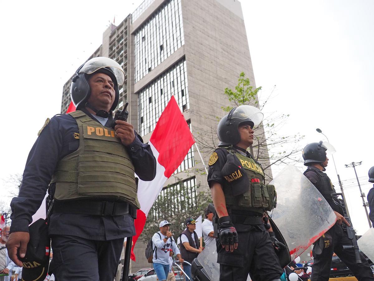 Policía en Lima, capital de Perú.