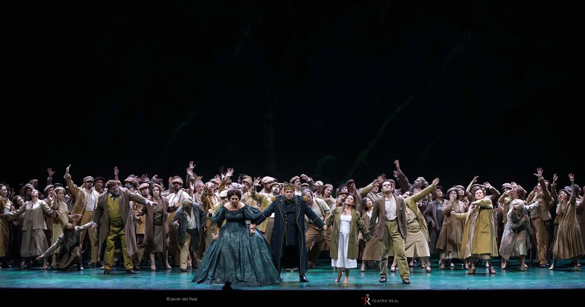 El coro del Real, verdadero protagonista del ’Nabucco’ de Verdi. El coro del Real, verdadero protagonista del ’Nabucco’ de Verdi.