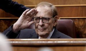 Ramón Tamames, desde el escaño de Abascal.