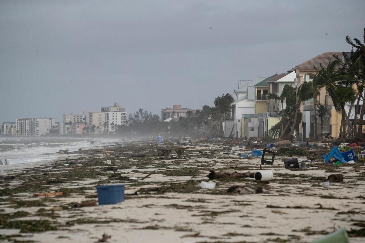 El huracán Ian estremece Florida, en imágenes