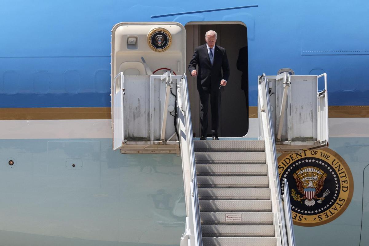 El presidente de Estados Unidos, Joe Biden, a su llegada a la cumbre de la OTAN en Madrid.