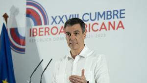 El presidente del Gobierno, Pedro Sánchez, en rueda de prensa al término de la Cumbre Iberoamericana en Santo Domingo