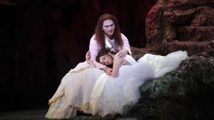 Aquiles (el contratenor Gabriel Díaz) y Deidamia (la soprano Francesca Aspromonte), en un momento de la ópera. 
