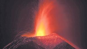 Actividad del volcán de Tajogaite en noviembre de 2021.