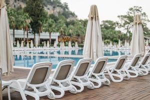 Los hoteles disparan un 25% sus precios a las puertas de un verano de récord
