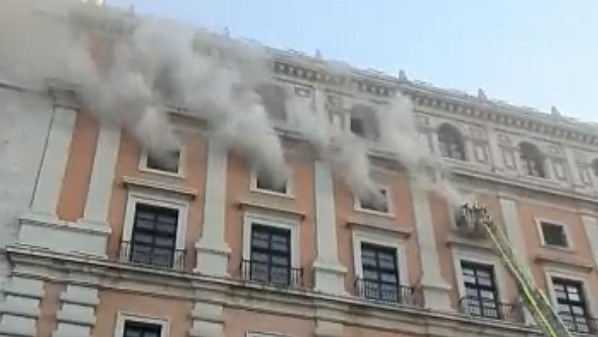 Extinguido el incendio en el Alcázar de Toledo