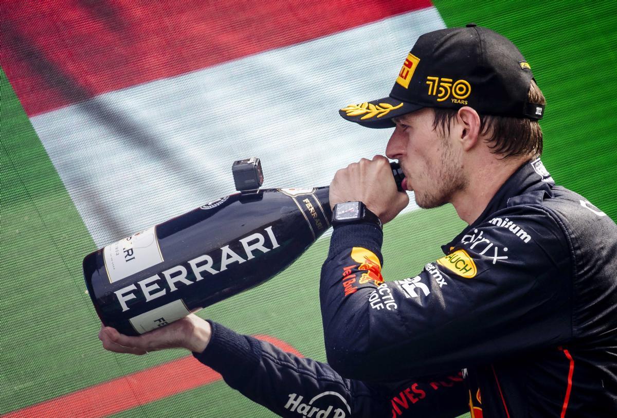 El neerlandés Max Verstappen (Red Bull), que puede revalidar su título de campeon del mundo de Fórmula Uno el próximo domingo en Suzuka (Japón); en una imagen de archivo después de ganar el Gran Premio de los Países Bajos. EFE/EPA/SEM VAN DER WAL