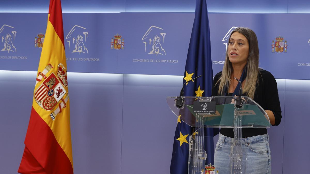 Míriam Nogueras (Junts) aparta la bandera española: La europea me representa mucho más