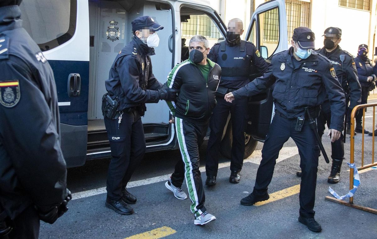 Bernardo Montoya cumplirá condena por el crimen de Laura Luelmo en la cárcel sevillana de Morón Bernardo Montoya cumplirá condena por el crimen de Laura Luelmo en la cárcel sevillana de Morón