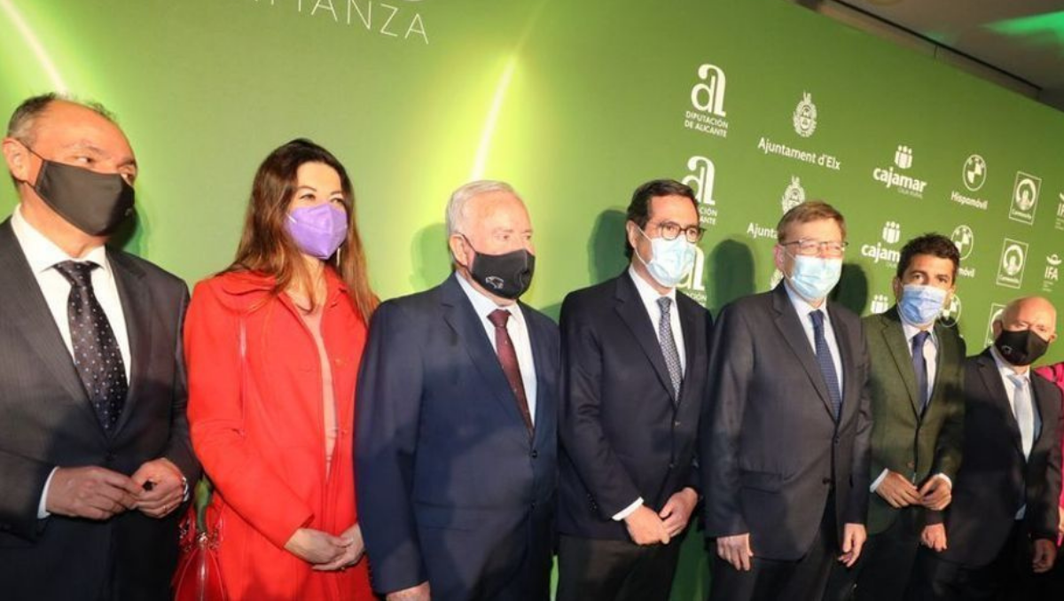 Salvador Navarro, Carolina Pascual, Salvador Pérez, Antonio Garamendi, Ximo Puig, Carlos Mazón y Joaquín Pérez.