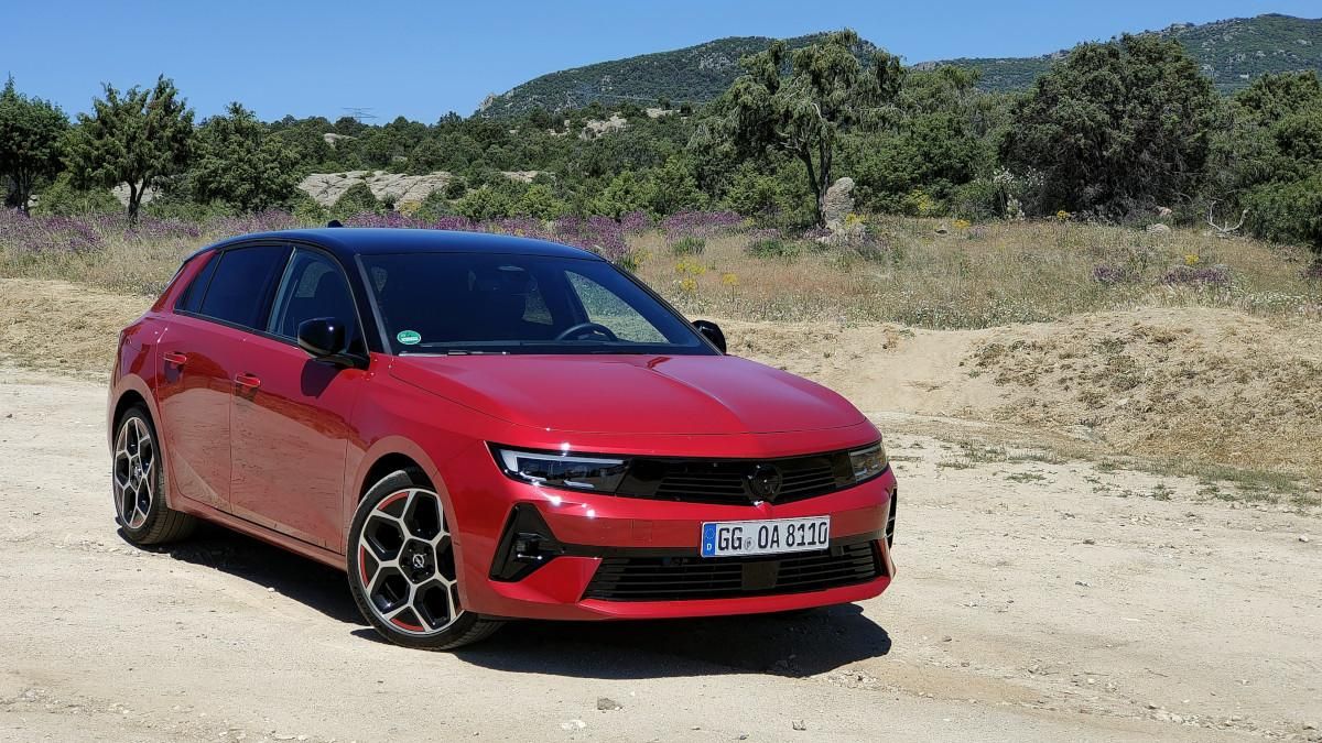 Probamos el primer Opel Astra híbrido enchufable Probamos el primer Opel Astra híbrido enchufable