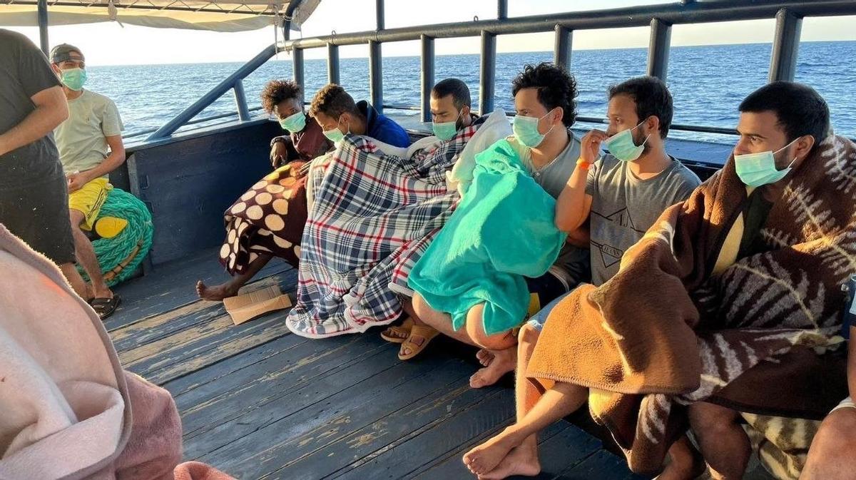 El 'Aita Mari' desembarcará a las 112 personas rescatadas en Sicilia