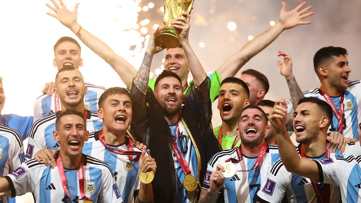 Así te hemos contado cómo Argentina conquistó en los penaltis su tercer Mundial y coronó a Messi como el mejor de la historia