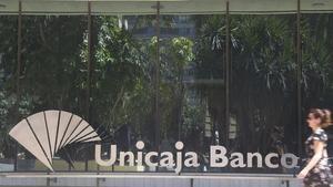 La sede central de Unicaja Banco. / ÁLEX ZEA