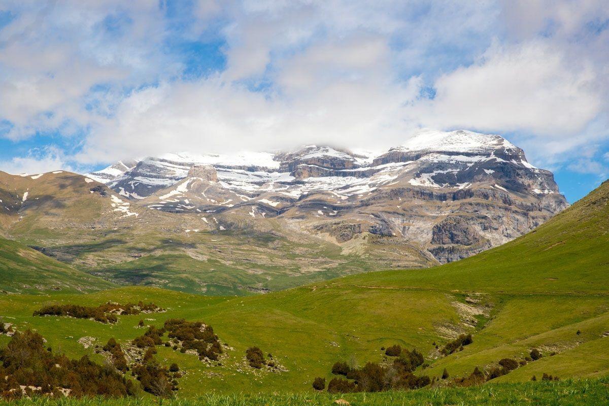 Panorámica del Monte perdido, uno de los últimos glaciares de los Pirineos.