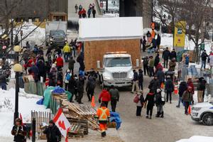 Manifestantes durante una manifestación de antivacunas en Ottawa (Canadá).
