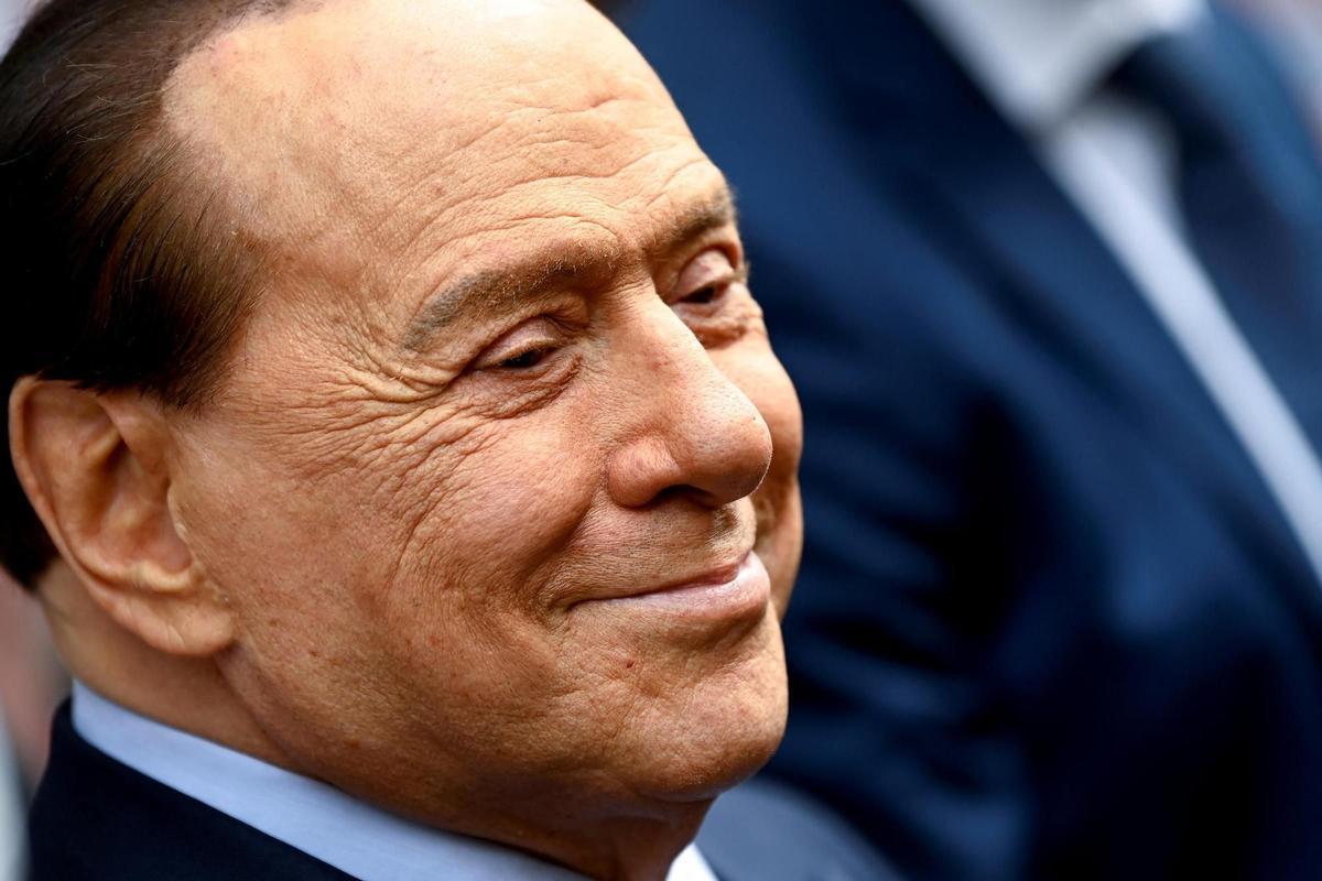 La derecha italiana apoya la candidatura presidencial de Berlusconi
