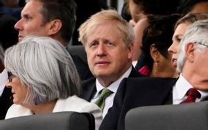 Boris Johnson supera la moción de censura interna, pero sufre un fuerte castigo a manos de sus diputados