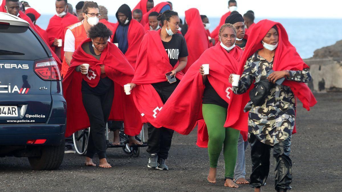 Rescatados más de 300 migrantes en solo una noche en Lanzarote