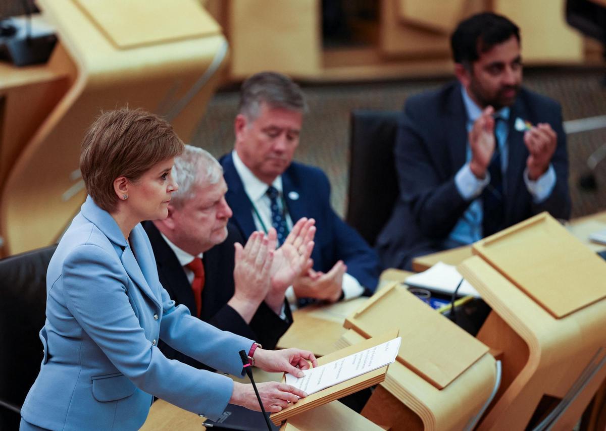 Scotlands First Minister Nicola Sturgeon makes a statement on an independence referendum at the Scottish Parliament, in Edinburgh Scotlands First Minister Nicola Sturgeon makes a statement on an independence referendum at the Scottish Parliament, in Edinburgh
