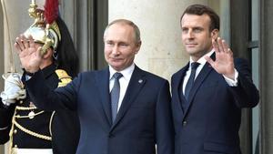 Macron avisa de que "lo peor está por venir" en Ucrania tras hablar con Putin